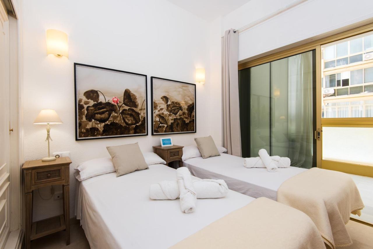 Rentandhomes Beachfront Marbella Center Екстер'єр фото