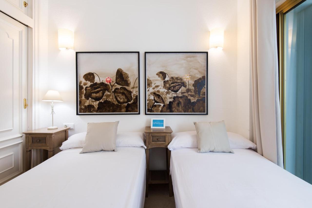 Rentandhomes Beachfront Marbella Center Екстер'єр фото