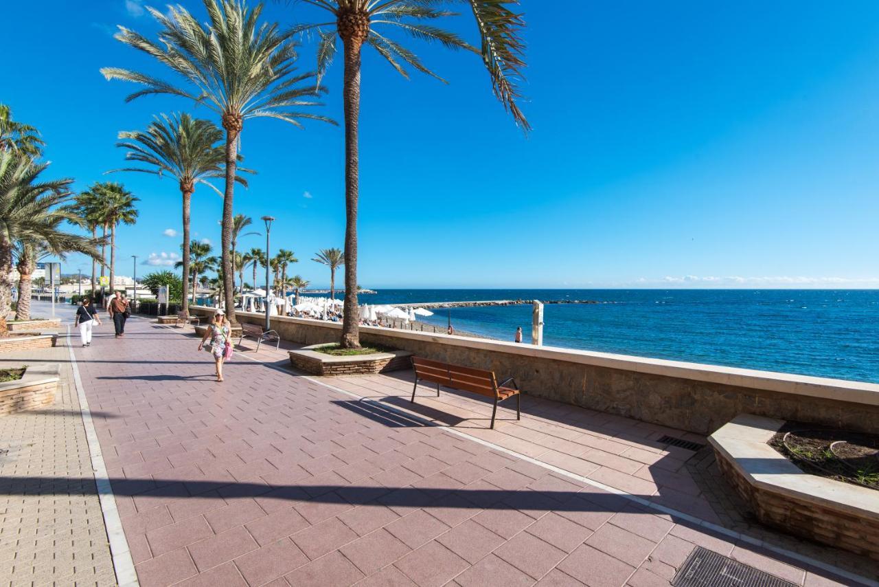 Rentandhomes Beachfront Marbella Center Екстер'єр фото